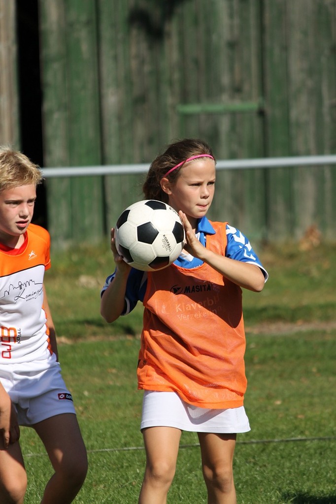 E2 tegen OJC 021.jpg